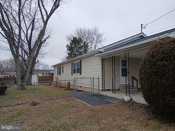3rd image of 2155 Massanutten Dr