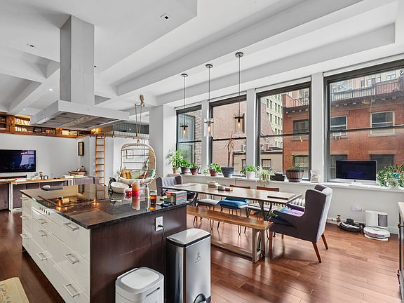 3rd image of 105 E 16th St APT 3N