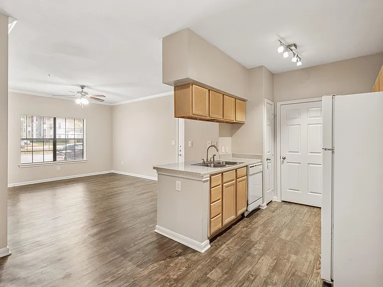 Lakeshore Villas apartments community photo