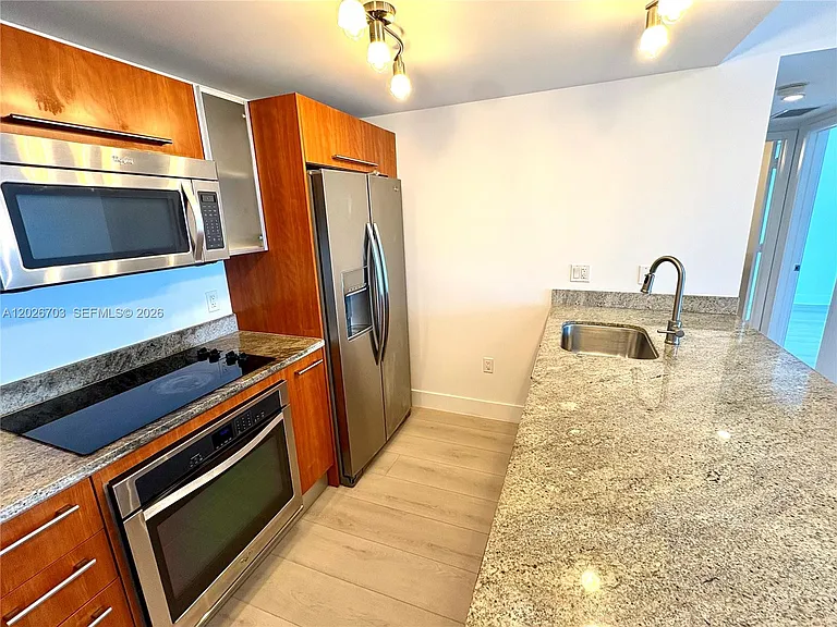 185 SW 7th St #2504 — Photo 11