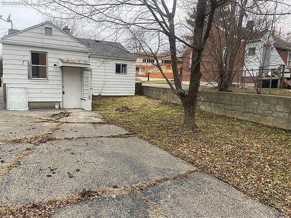 3rd image of 2064 Lavelle Rd