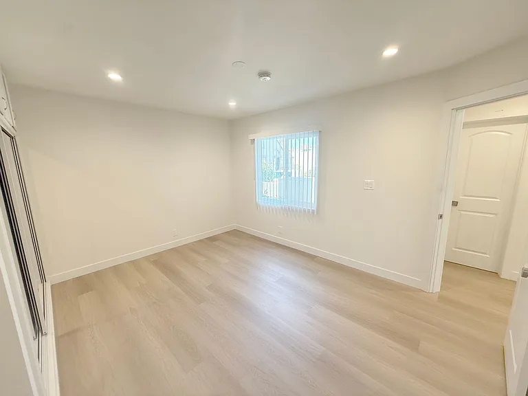 200 E Dryden St — Photo 9
