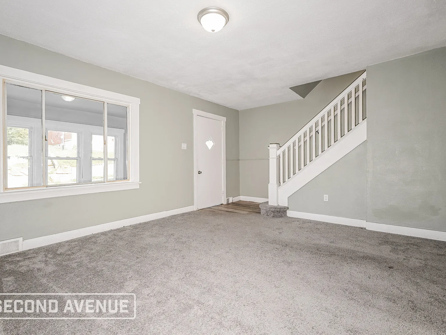 3 bed, 1.0 bath, 1290 sqft, $1,395 — Photo 3