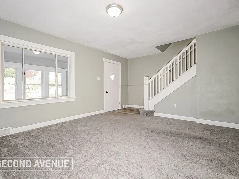 833 Vermont Ave — Photo 3