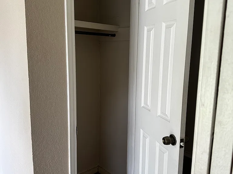 2124 Bandera Dr — Photo 20