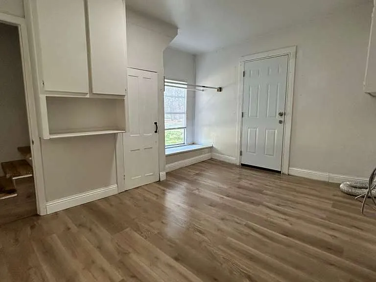 426 N Clements St — Photo 12