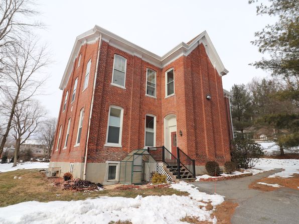 151 Old School Ln APT B