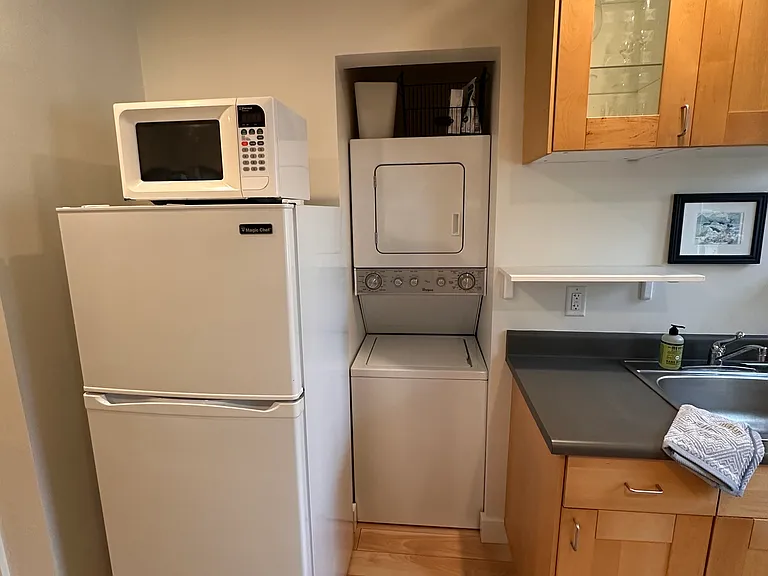 1624 Glacier Ave #B — Photo 4