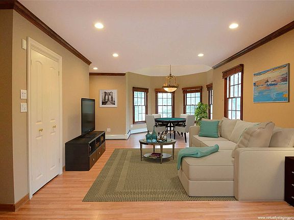 4th image of 56 Saint Marks Ln