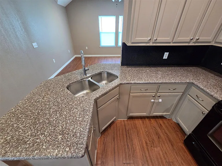 438 Spence Ln — Photo 9