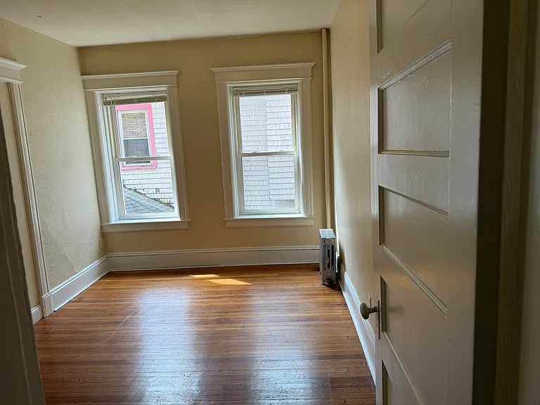 242 Fort Pleasant Ave #2L — Photo 7