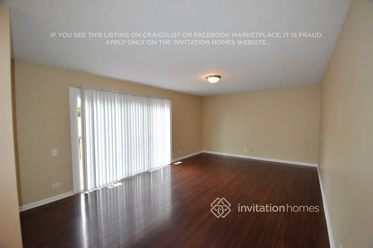 1985 College Green Dr Elgin, IL 60123 — Photo 3