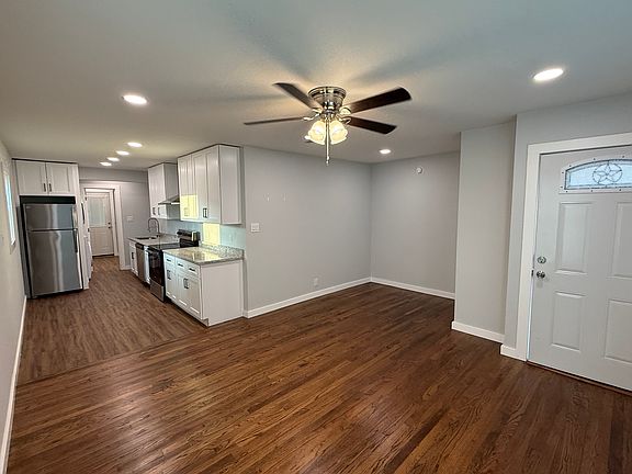 3rd image of 4904 El Campo Ave #2
