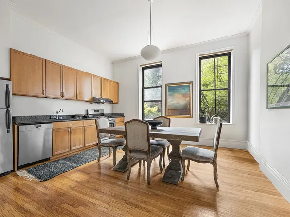 394 4th Street image 5 of 10