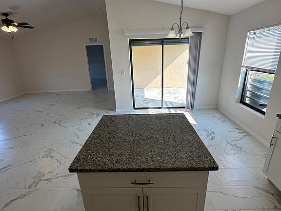3rd image of 4138 NE 20th Pl