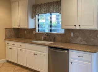 2464 Dennis Ave, Clovis, CA 93611