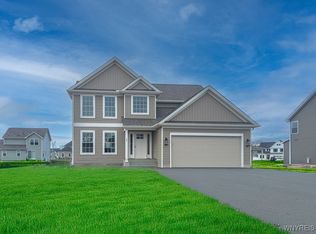 44 Greenspring Ct, West Seneca, NY 14224