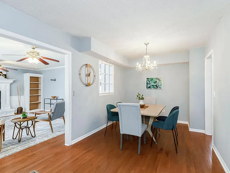 427 N Blake St — Photo 4