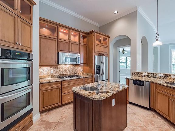 5th image of 334 Brookhaven Pl