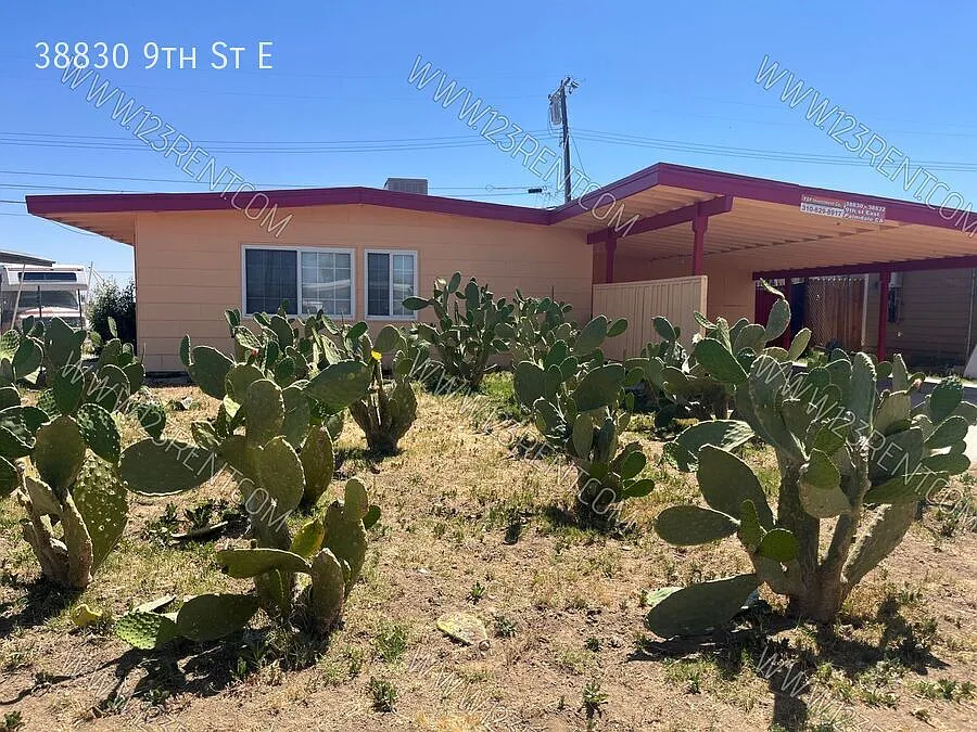 1bd/ 1bth Unit (Duplex Style) East Palmdale Just Upgraded — Photo 2