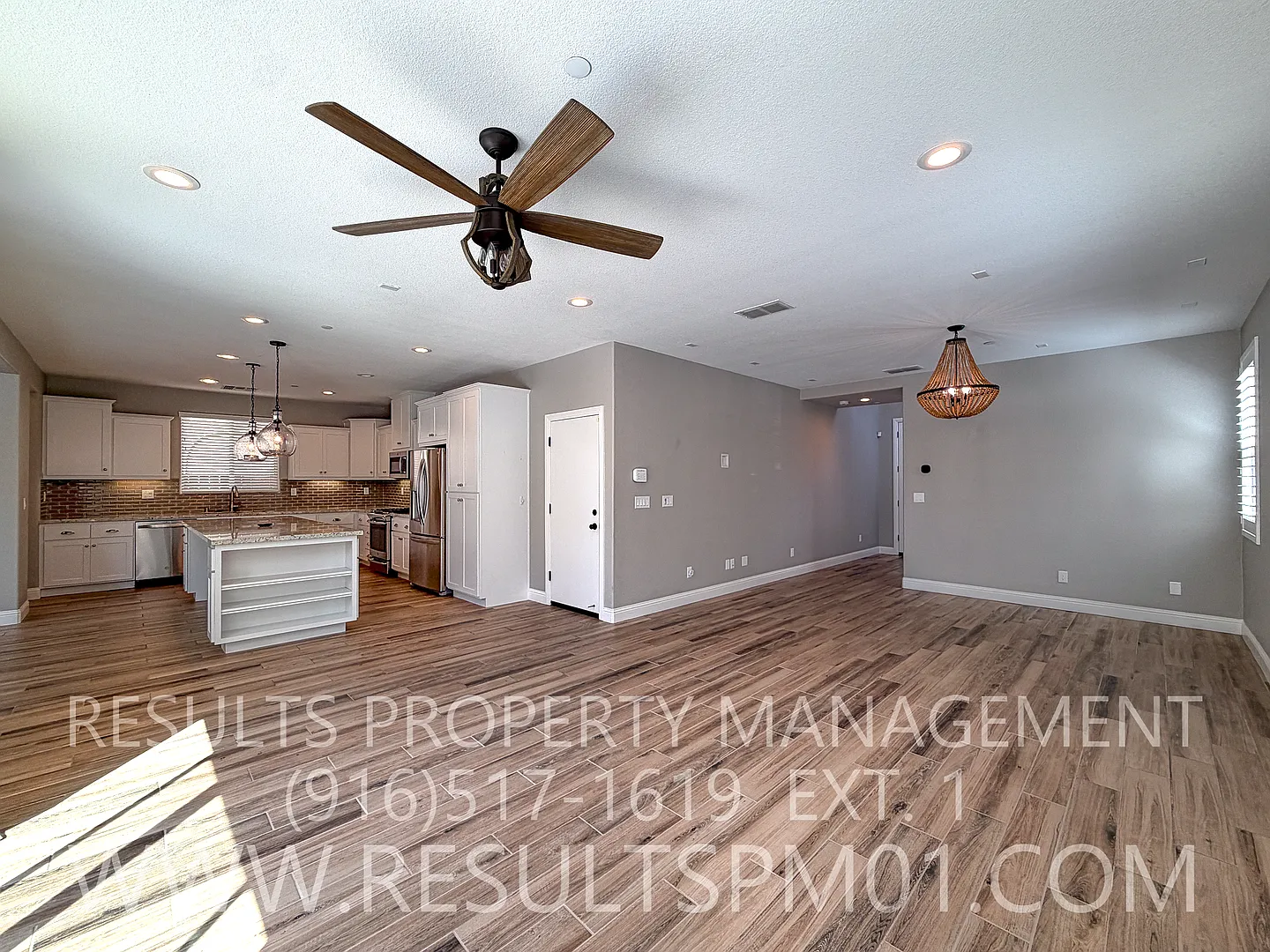 Beautiful Designer Upgraded Rocklin home — Photo 2