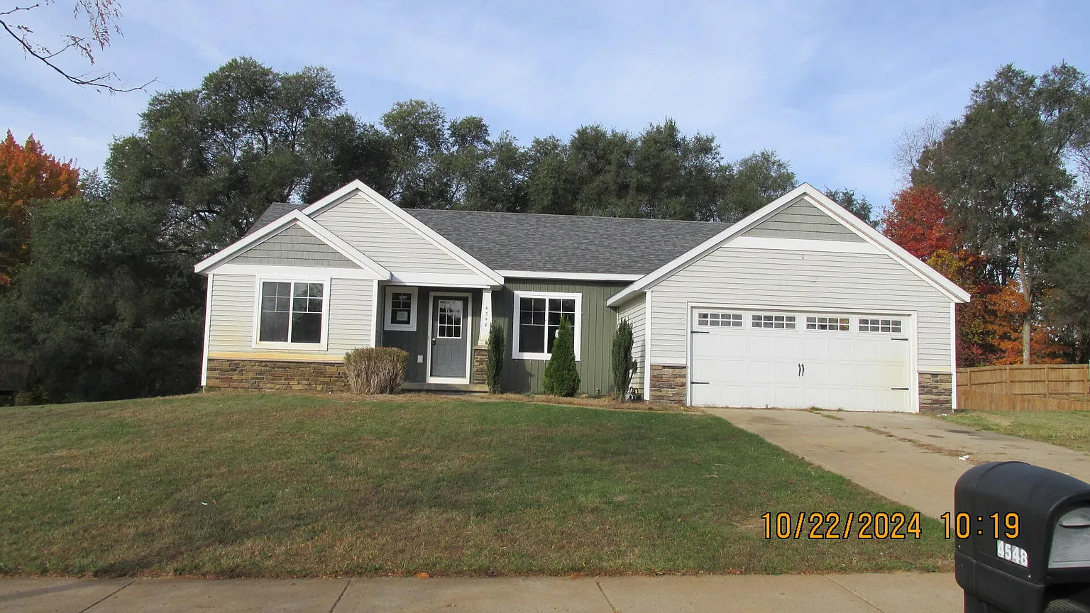 4548 Greenmeadow Dr SE photo 1