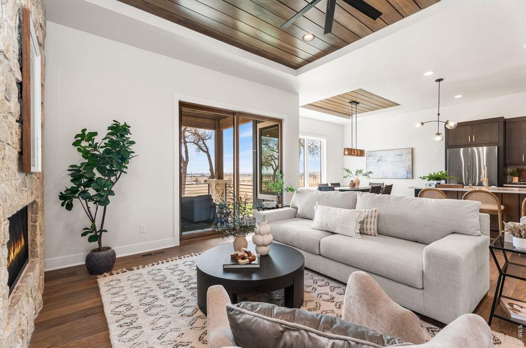 6739 Morning Song Ct