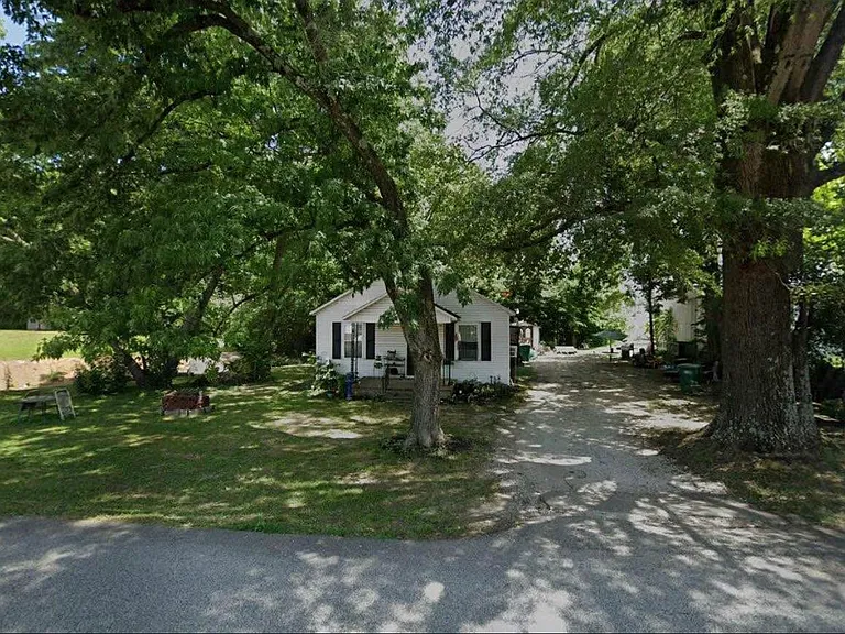 1013 Stewart St — Photo 1