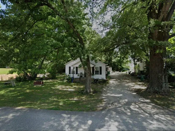 1013 Stewart St, Milan, TN 38358