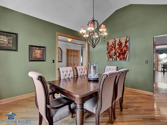 4th image of 8636 Farmview Dr