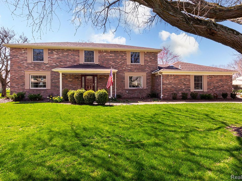 1st image of 23415 Parke Ln