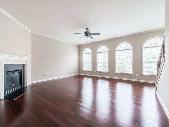 4th image of 742 Pecan Knoll Dr