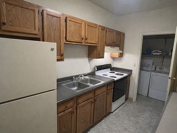4th image of 109 Crockett Ave #E