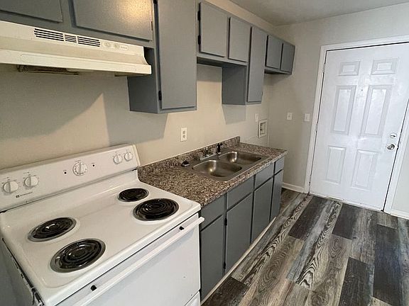 3rd image of 114 Tillman Dr APT D
