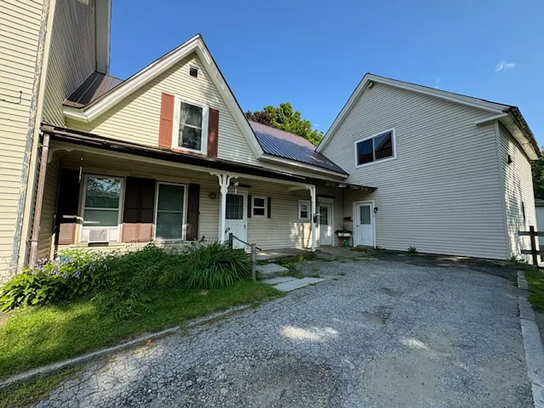 18 Maple St — Photo 9