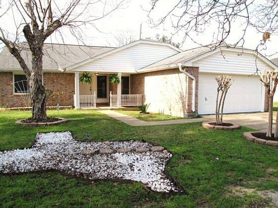 1st image of 22046 Pearl Lake Dr