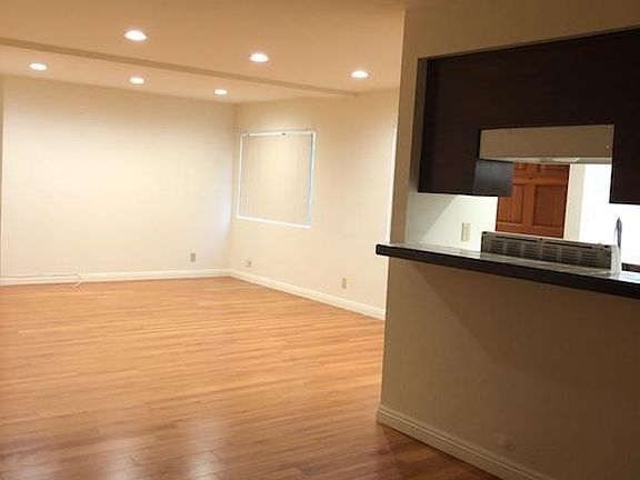 5th image of 214 N Louise St APT 7