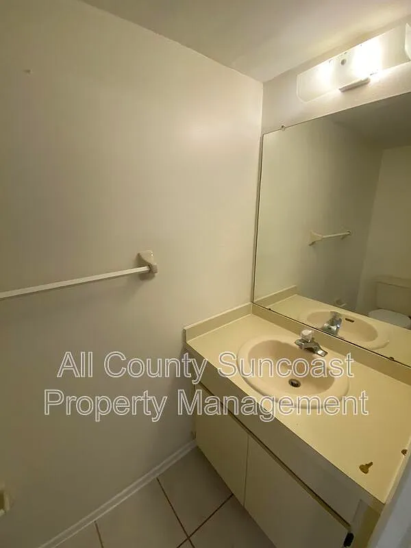 2 bed, 1.5 bath, $1,249 — Photo 4