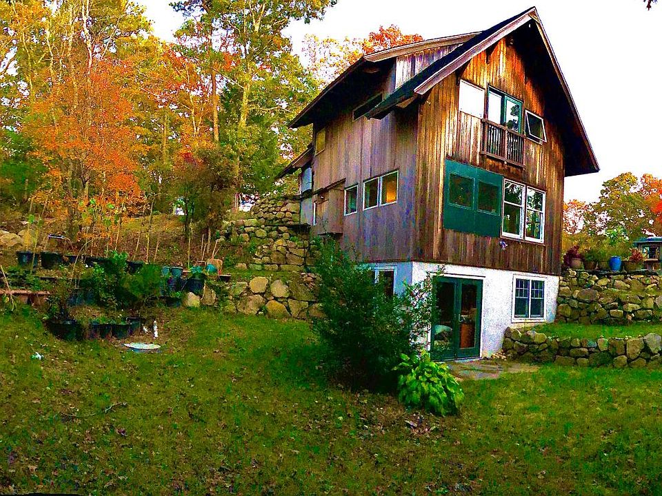 Northwest corner and lower yard with walkout basement FrenchDoors.