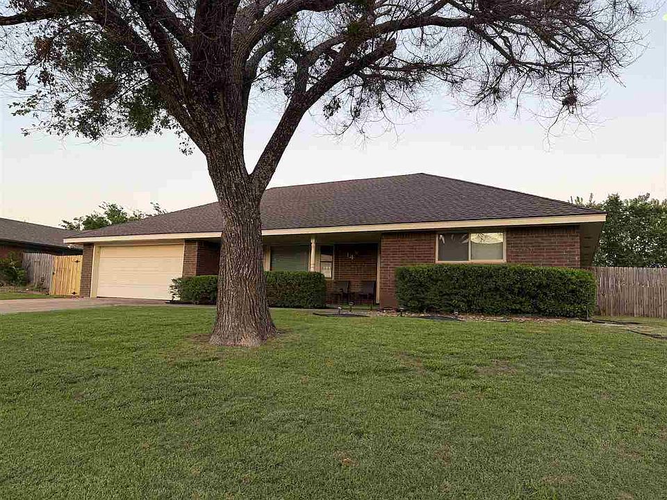 1st image of 14 SE Camelot Dr