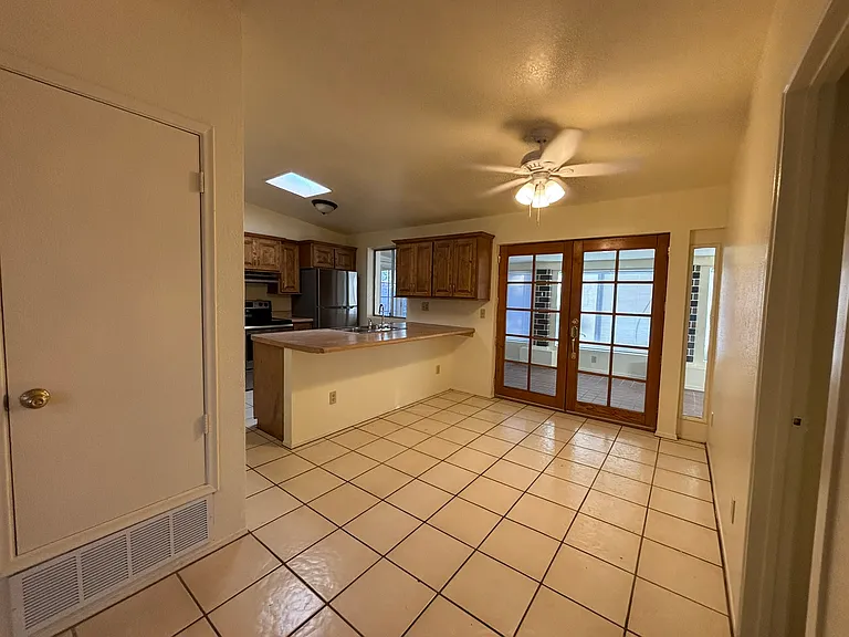 E 2nd Pl — Photo 21