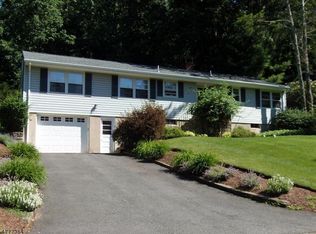 327 Springbrook Trl, Sparta, NJ 07871