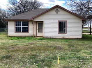 305 N Hughes St, Rio Vista, TX 76093