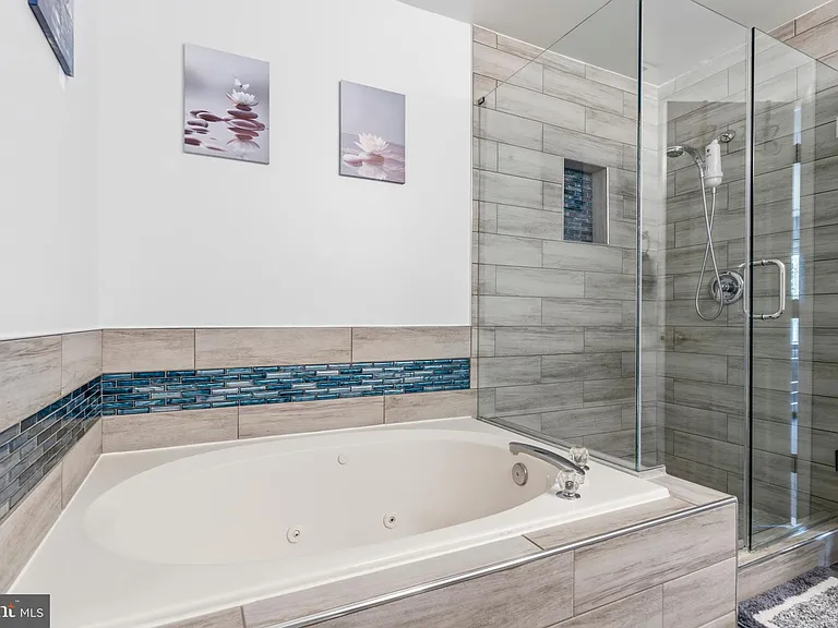 13922 Rutgers Ct — Photo 45