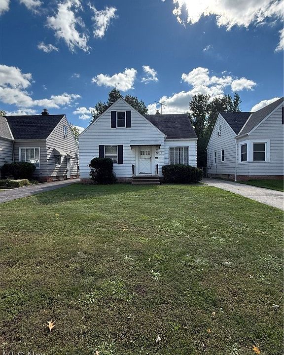 1st image of 26550 Forestview Ave