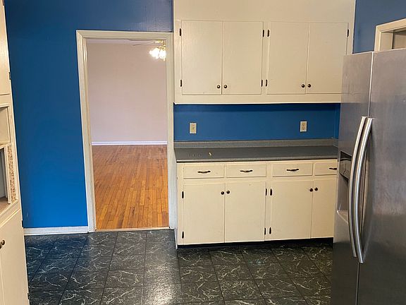 5th image of 801 Mosley St