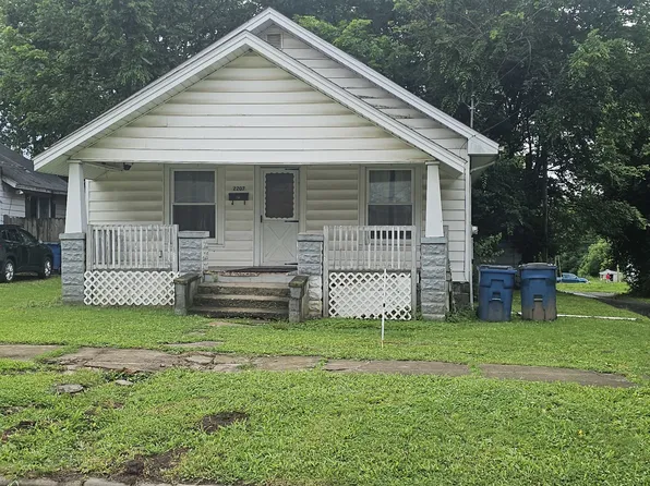 2207 Casey Ave, Mount Vernon, IL 62864