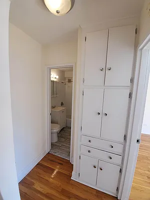 Rented by Smart NY Realty LLC | media 7