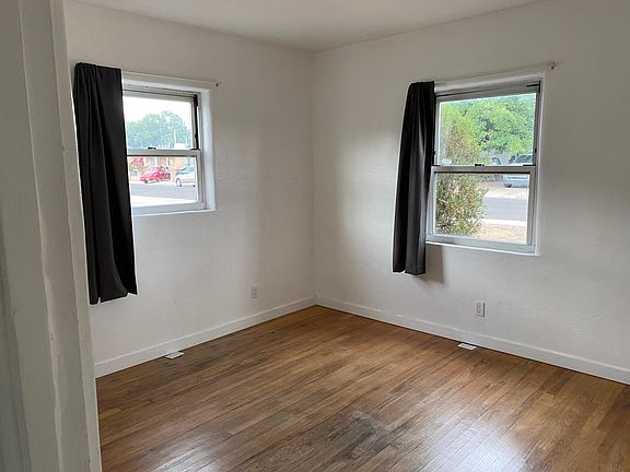 5th image of 2729 Manzano St NE
