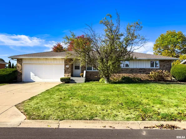 749 S Columbus Ave, Morton, IL 61550